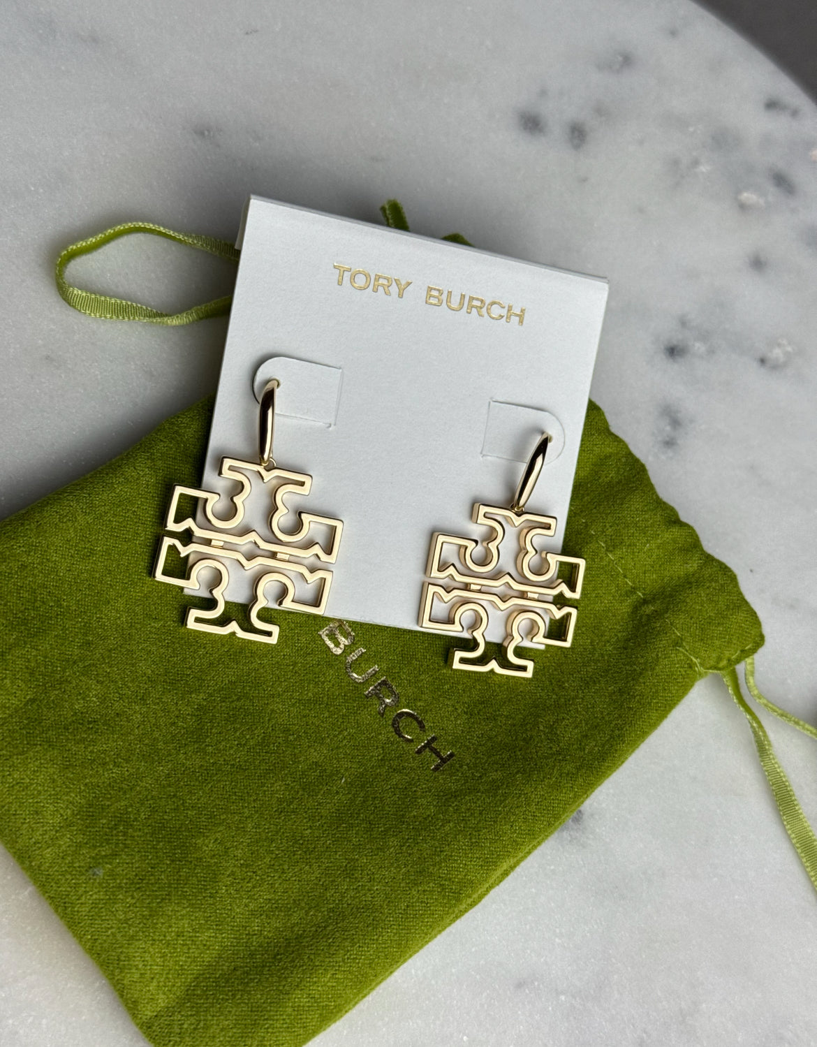 Tory Burch - BRITTEN LOGO DROP EARRINGS