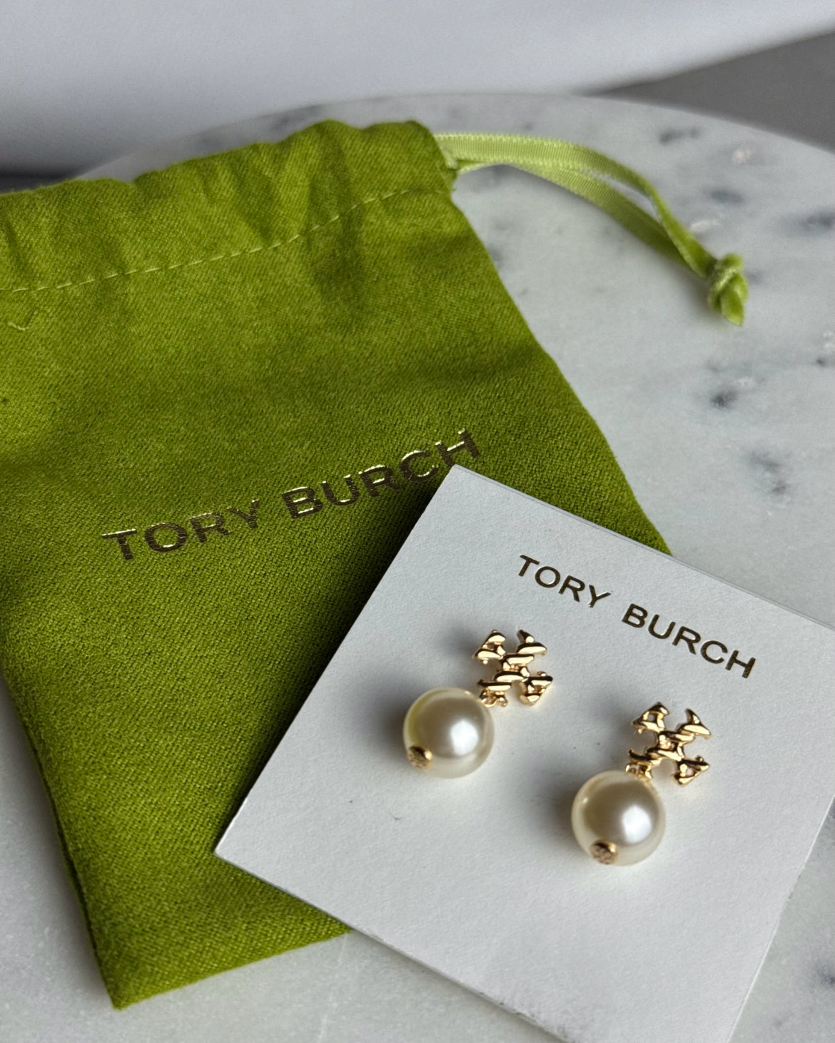 Tory Burch Textured Rope Logo Pearl