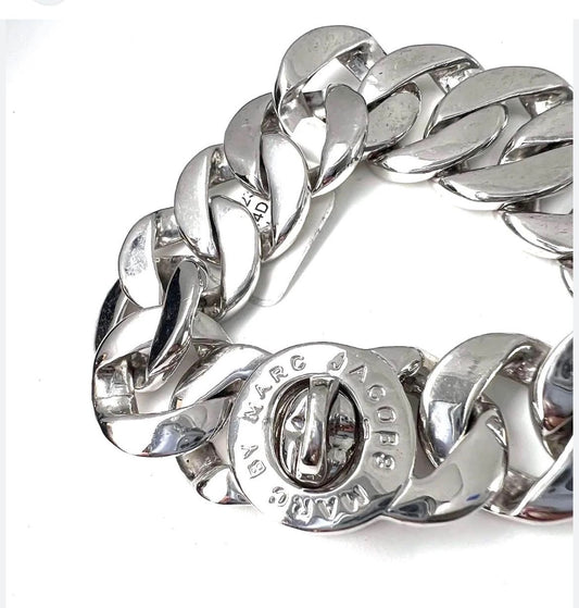 Marc Jacobs - TURNLOCK NECKLACE